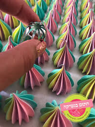 Colorful Meringues Cookies Meringue Cookies Meringue Meringue Desserts