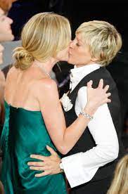 Ellen Degeneres Portia De Rossi Kissing Compilation Www Wikilove Com Ellen And Portia Ellen And Portia Wedding Ellen Degeneres And Portia