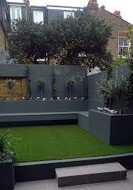Looking for front yard landscaping tips that won't break the bank? Backyard Fence Design Ideas To Inspire You Yard Surfer Courtyard Gardens Design Small Courtyard Gardens Small Garden Design