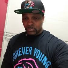 Derrick Woodson's Instagram, Twitter & Facebook