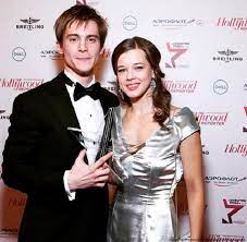 Иван янковский унаследовал дарование знаменитого деда и родителей. Ivan Yankovskij Prishel Na Svetskoe Meropriyatie S Novoj Devushkoj