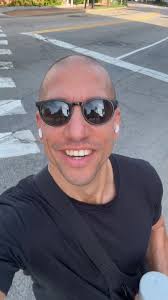 Just finished the course “Mastering Non-Verbal Communications with  Confidence” by genConnectU!