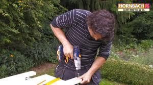 Der tisch ist nun bereit für kaffeetasse oder weinglas. Hornbach Eigenbau Von Fettem Esstisch Und Sitzbanken Youtube