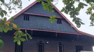 Foto rumah panggung bugis makassar dengan dinding warna hijau. 5 Rumah Adat Sulawesi Selatan Lengkap Dengan Filosofinya Suara Sulsel