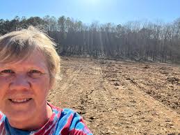 What is the distance of the walking trail ?