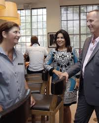 Companies help immigrants obtain US citizenship