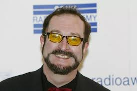 Emotional moment Sara Cox announces news of Steve Wright's death