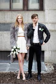 17 Stylish Couples Snapped At City Hall City Hall Wedding Dress Wedding Dress Inspiration Short Wedding Dress