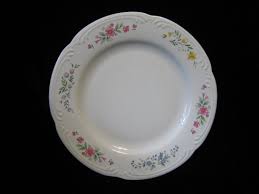 117,000+ vectors, stock photos & psd files. Dinner Plate In Meadow Lane By Pfaltzgraff Patterned Dishes Pfaltzgraff Vintage Crockery