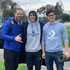 Es conocido por participar en el reality show protagonistas de novela en 2003 y aparecer en diversas telenovelas colombianas. 72 Ideas De Hermosa Familia Cristina Hurtado En 2021 Hurtado Citas Celebres De Domingo Feliz Lambada