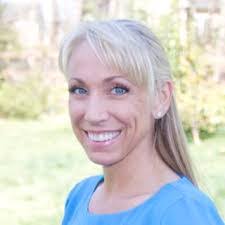 Sara Behnke's Instagram, Twitter & Facebook