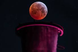 The moon tonight is gonna be amazing. 0obesseakxzfim