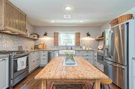 Their home makeovers are unbelievable, and i am always in love with her paint colors. The Baker House From Fixer Upper Just Hit The Market