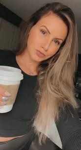 Today, I am 47 💖. years old! I don't have anyone, so thank you to everyone  who wished me a happy birthday.. 💋 👉 cutt.ly/4w5quD1T