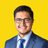 Elsa Palomo's Instagram, Twitter & Facebook