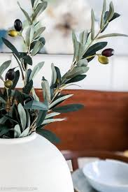 Find the perfect magnolia flower stock photos and editorial news pictures from getty images. 8 Ways To Style A Big Vase With Faux Spring Florals The Happy Housie