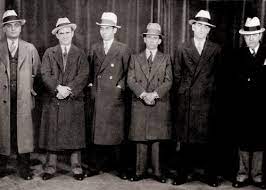 A Convention Of Wall Street Barons Err I Mean Gangsters Chicago 1932 Lucky Luciano 3rd From The Left And Meyer La Mobster Mafia Gangster Real Gangster