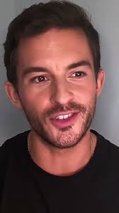 Jonathan Bailey and Newton The Corgi Didn’t Get Along While Shooting  Bridgerton! 🤣 #Shorts