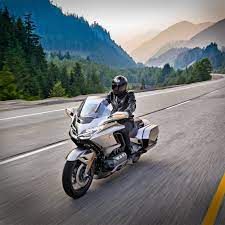 Honda has launched the 2021 gold wing in india at rs 37.20 lakh, which is rs 10.35 lakh over the bs4 model. Honda Gl 1800 Gold Wing Testfahrt Daten Preis Adac