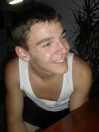 Anthony Cerqueira parti trop tôt le 05 septembre 3013 à tout juste 18 ans  et demi. Ce garçon si beau, si drôle, si courageux, si fort, si aimant  s'est "donné la mort"