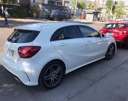 Hoy Tuvimos Este Mercedes Benz A200d Al Cual Le Pusimos Argollas Salida De Aire Rojas Boton Amg Rojo Mando Central Emblema Am Mercedes Benz Mercedes Argollas