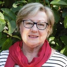 Roslyn Cameron's Instagram, Twitter & Facebook