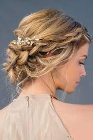 30 Top Wedding Updos For Medium Hair Wedding Updos For Medium Hair Will Be One Of The Best Solutions They Always Loo Coiffure Coiffure Mariee Coiffure Fete