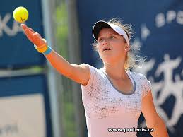 I only saw markéta vondroušová pronounced: Cesky Tenisovy Svaz