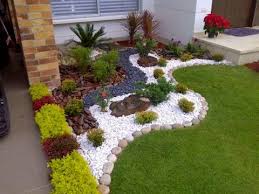 Jason Discovers Two Small Space Gardens To Inspire Youtube Front Yard Garden Design Small Front Yard Landscaping Rock Garden Landscaping