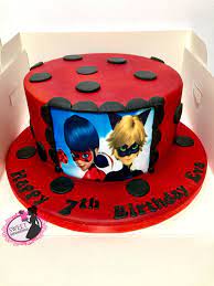 Ladybug Cat Noir Cake Cool Birthday Cakes Ladybug Cakes Ladybug And Cat Noir Cake