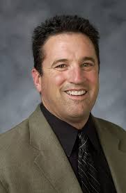 Steve Mooshagian Joins USD Football Staff