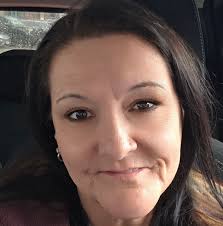 Lean ground beef chilli recipe with garlic bread