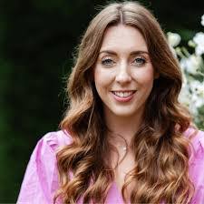 Mary Stapleford's Instagram, Twitter & Facebook