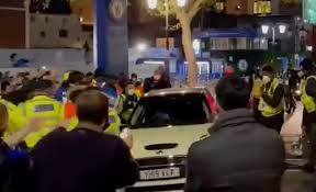 N'golo kanté scouting report table. Edge Drives A Mini Cooper Is Guarded By The Police And Celebrated By A Chelsea Fan