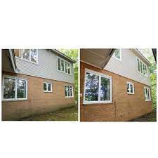 Hiring The Experts At Proclean Power Washing Of St Petersburg For Exterior House Cleaning W House Cleaning Services House Exterior Professional House Cleaning