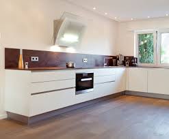 Moderne kuche in u form kochkomfort inmitten von modernen. U Form Moderne Grifflose Kuche Mit Keramik Arbeitsplatte Kuchenhaus Thiemann Overath Vilkerath