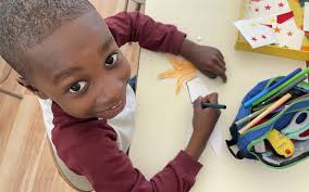 25 colegios y CRAs participan en el concurso de postales navideñas de La  COMARCA