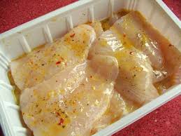 Vasul se yena se acopera cu folie de aluminiu si se introduce in cuptorul preincalzit. Peste Pane La Cuptor Edith S Kitchen