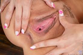 Evelyn Bastos- mesmerizing gaze- impossible to resist her charm