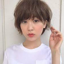 自分には ショートヘアが似合わないといつのまにかあきらめてはいませんか ショートヘアにするのって勇気がいりますよね でも 自分に似合うショートヘアにすると 驚くほど美人度がupするんですよ 思わず切りたくなる 顔型別におすすめのショートヘアスタイルをご