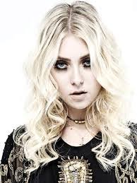 Taylor Momsen's Instagram, Twitter & Facebook