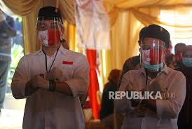 Pemilihan ini diselenggarakan oleh komisi pemilihan umum (kpu). Kpu Surabaya Tetapkan Dua Paslon Peserta Pilkada 2020 Republika Online
