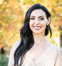 Kristin Kohl's Instagram, Twitter & Facebook