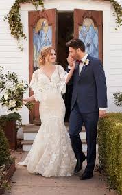 Boho Wedding Dress With Detachable Flutter Sleeves Martina Liana Martina Liana Wedding Dress Unusual Wedding Dresses Boho Wedding Dress Lace