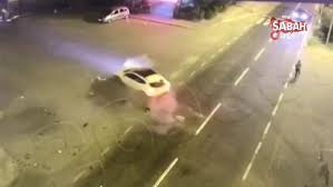 Ergani ilçesinde dün otomobil ile tırın çarpıştığı kazada hayatını kaybedenlerin sayısı 4'e yükseldi. Diyarbakir Da 1 Kisinin Oldugu Trafik Kazasi Guvenlik Kameralarina Yansidi Video Videosunu Izle Son Dakika Haberleri