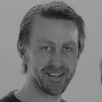 Deborah Thayer's Instagram, Twitter & Facebook