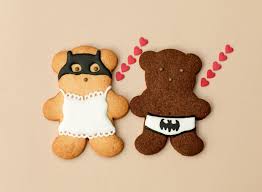 Sables Decores Petits Ours Batman Pour La Saint Valentin By Patisserie Chez Bogato 7 Rue Liancourt Paris 14 Cupcakes Personnalises Chez Bogato Sable Decore