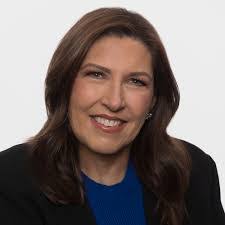 Elizabeth Casey's Instagram, Twitter & Facebook