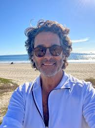 Hello from Fort Lauderdale, looking for magic and serendipity