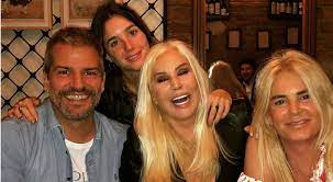 Susana giménez y su hija mercedes sarrabayrouse están enfermas de covid. Caras La Reunion Familiar De Susana Gimenez Con Su Hermano Patricio Su Hija Mecha Y Su Nieta